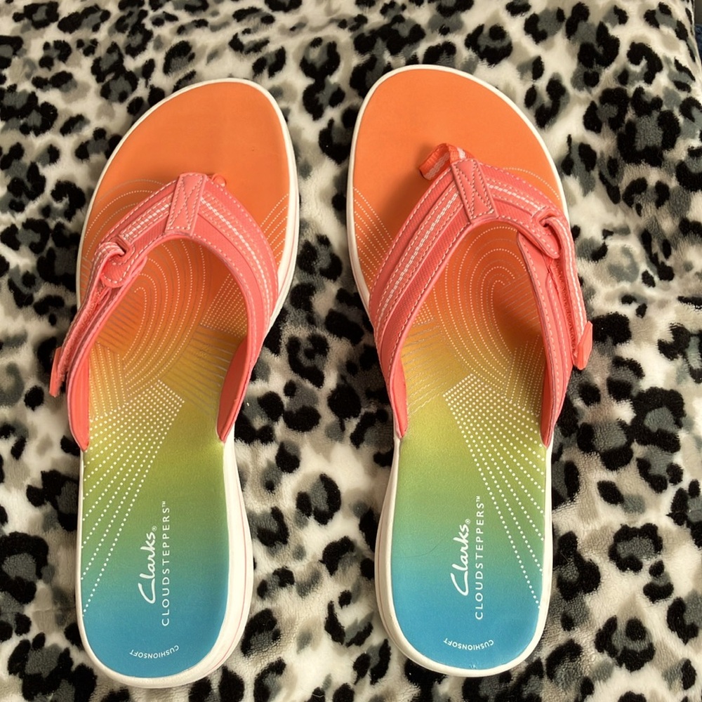 New Clarks 11 Brinkley Cloud Stepper Flora Flip-Flop Women’s in Bright Coral